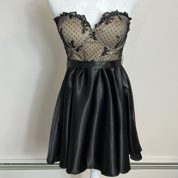 SHEIN Dresses & Skirts - Shein strapless black corset dress with lace size large
